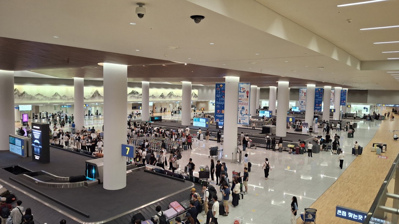 Incheon International Airport Terminal 2 arrivals hall
