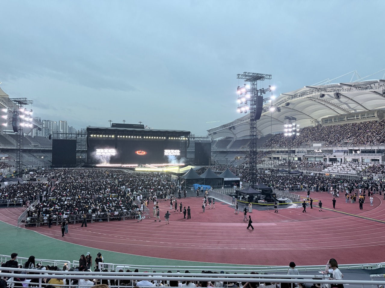 Wide audience view of the BIGBANG stage at Goyang Stadium before the opening-night performance