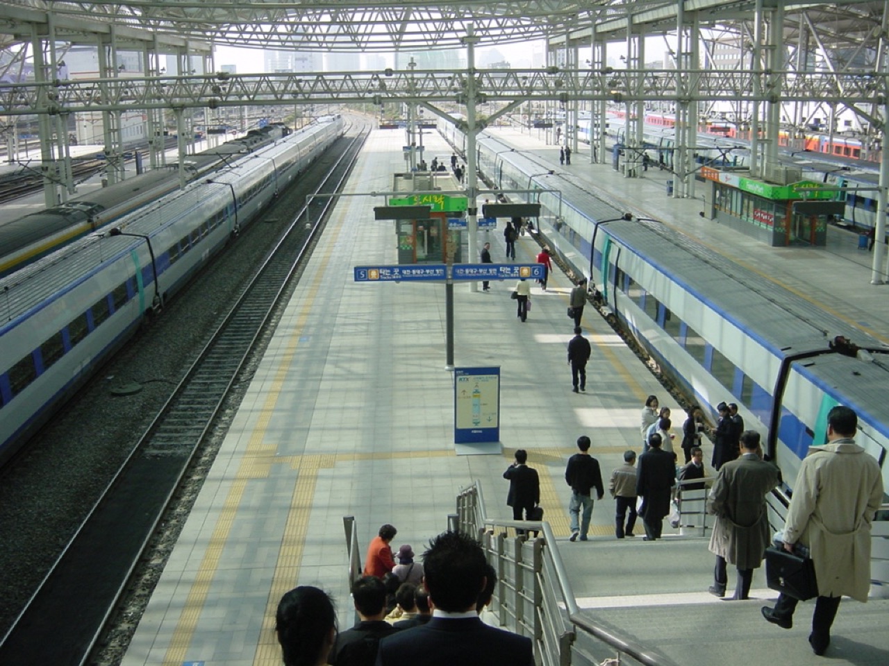KTX platforms and overhead signs at Seoul Station